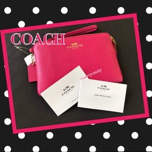 NWT!! COACH Wristlet